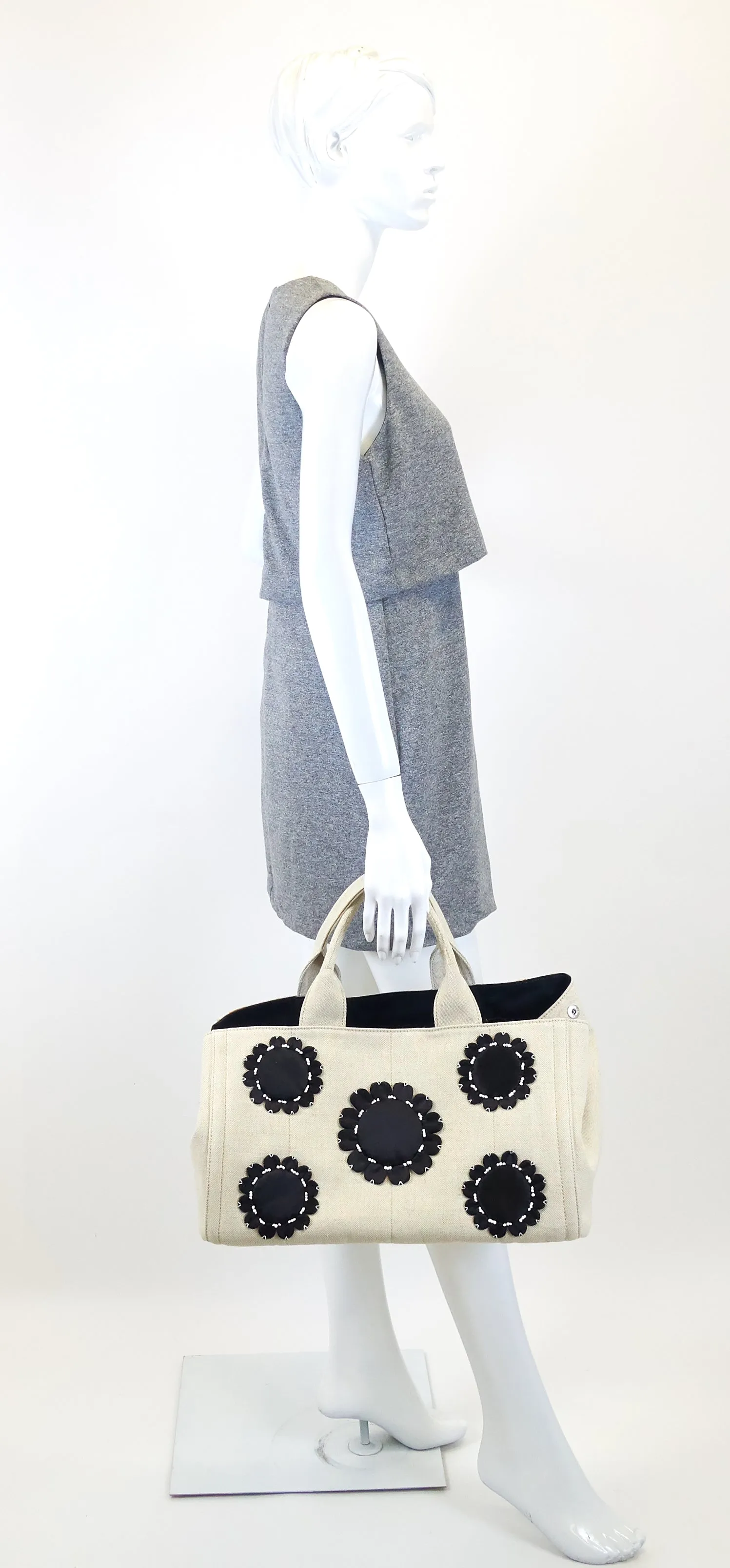 Mistolino Canvas with Flower Applique Tote Bag