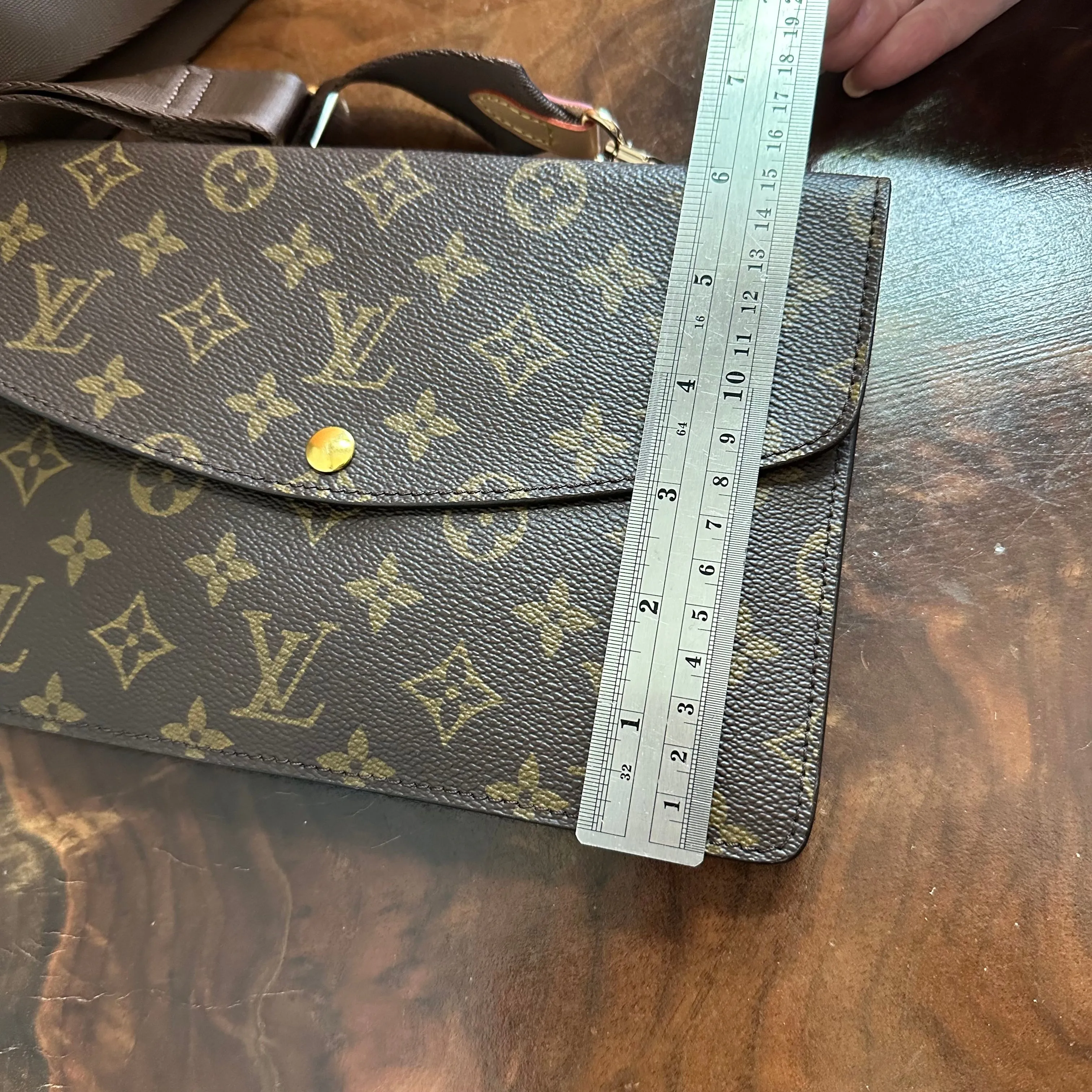 The Pelican Crossbody/Handbag in LV Monogram