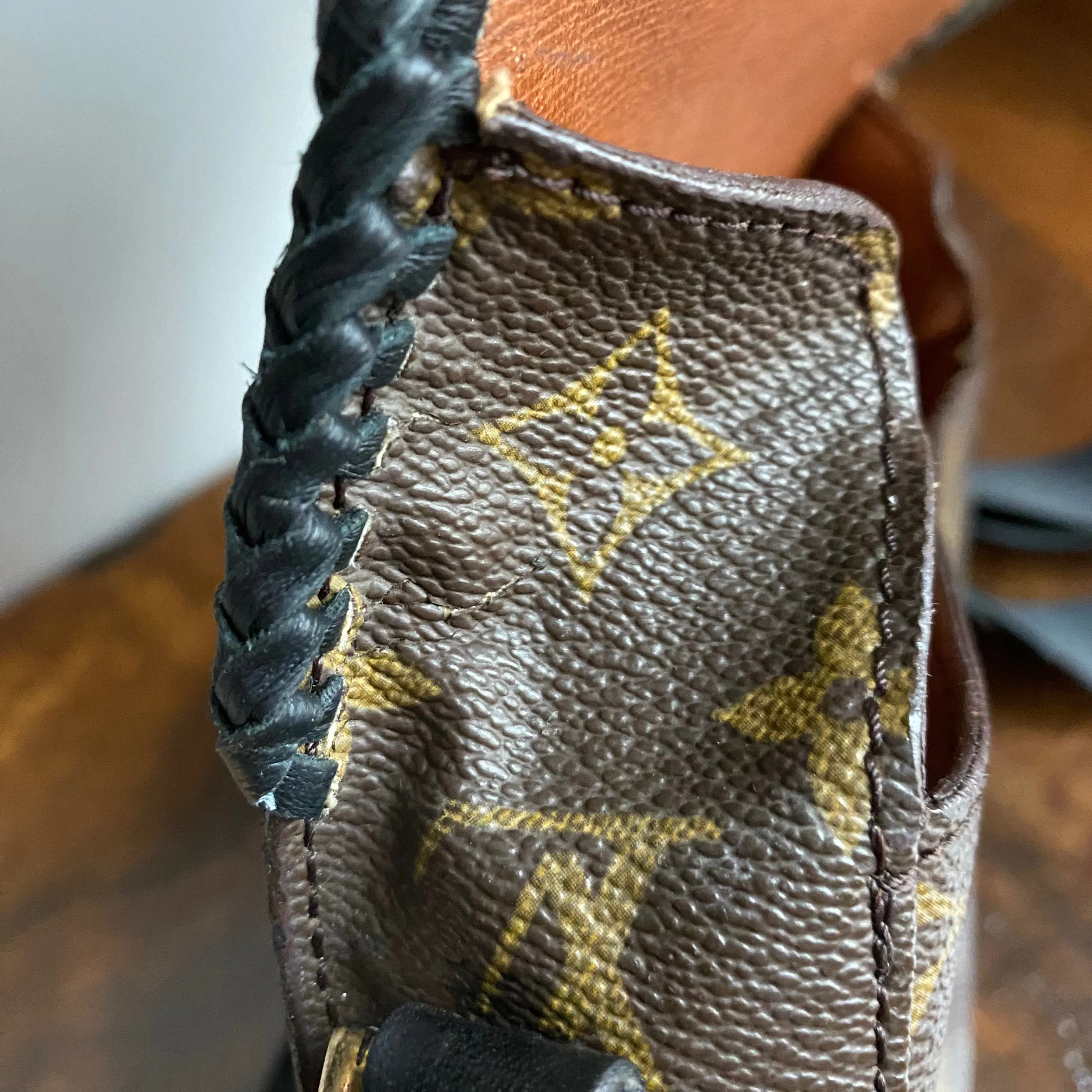 The Swift - Vintage Monogram in Black Crossbody