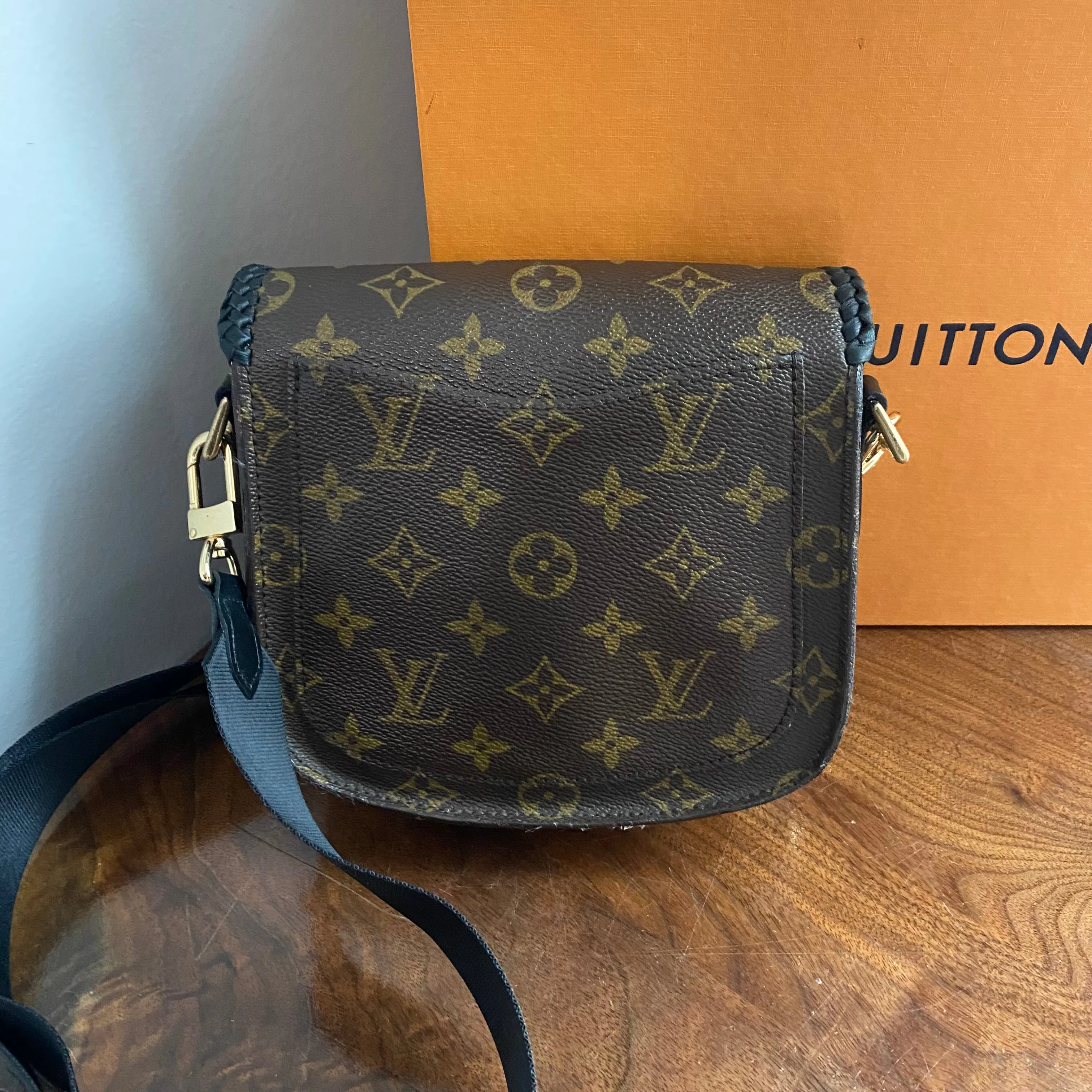 The Swift - Vintage Monogram in Black Crossbody